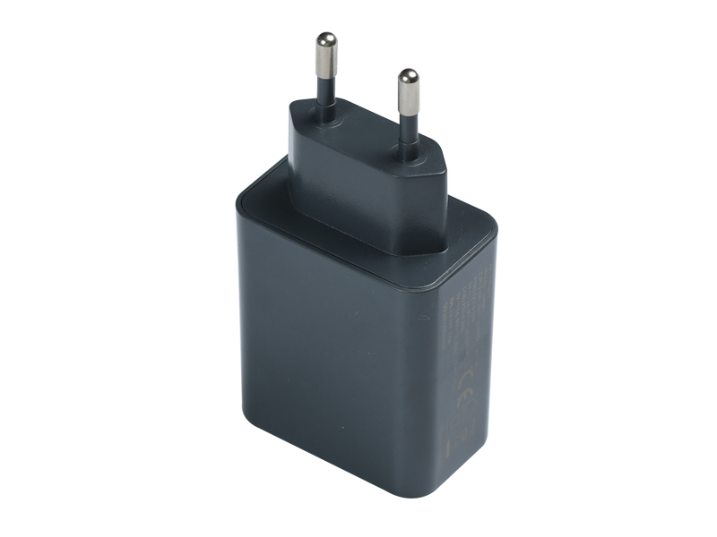 D14 PD20W+QC18W 充電器