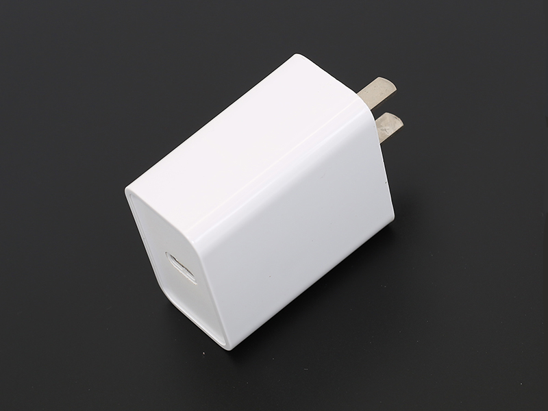 D14 PD30W 快充 中規充電器
