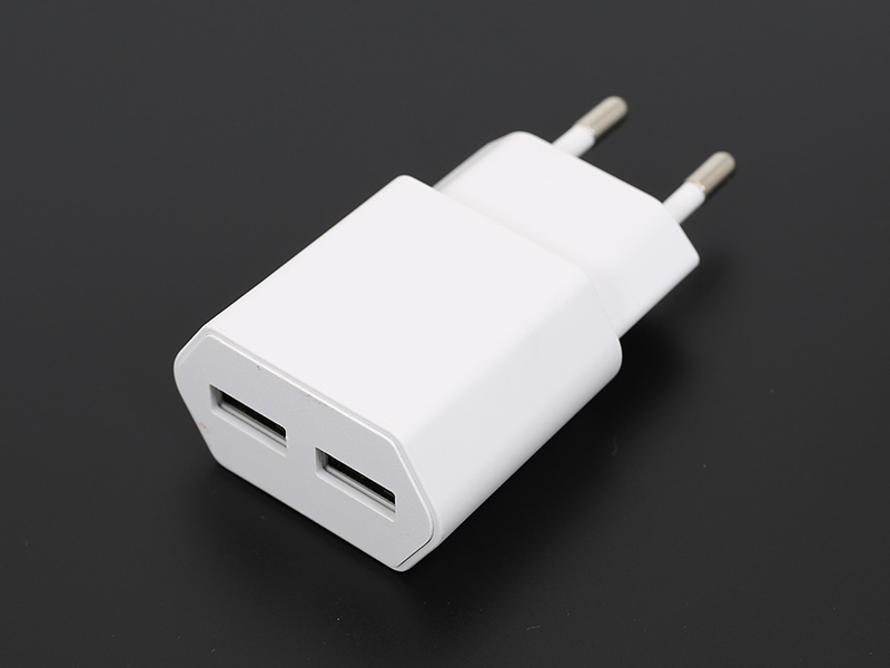 B32 5V2.4A 2USB CE