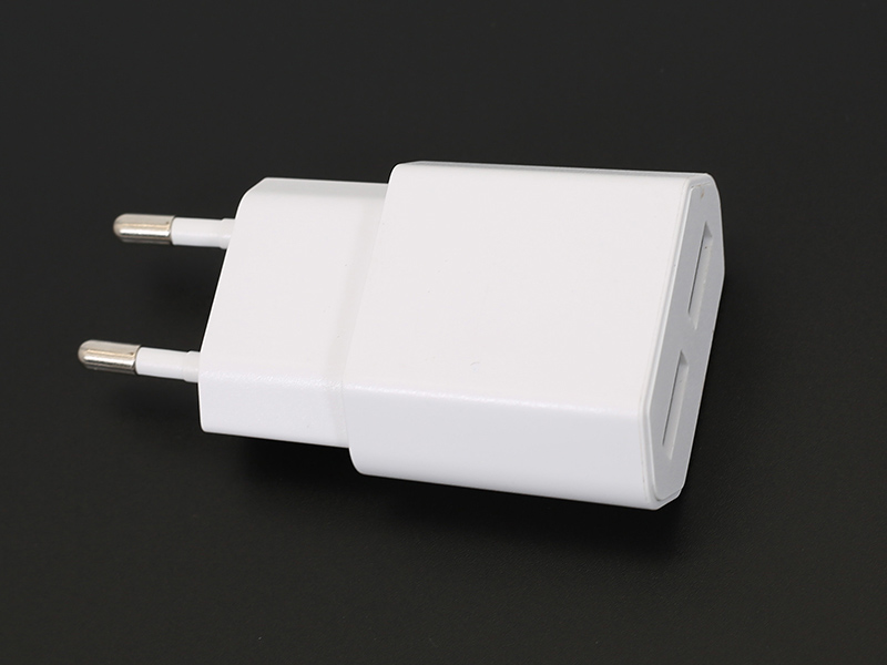 B32 5V2.4A 2USB CE