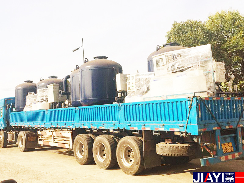 持續的高溫，整整一大車的設備